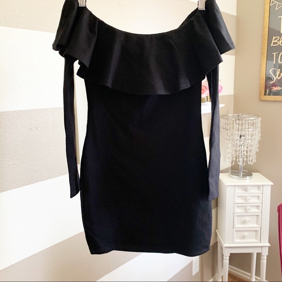 Urban Outfitters body con off the shoulder dress - Picture 2 of 5